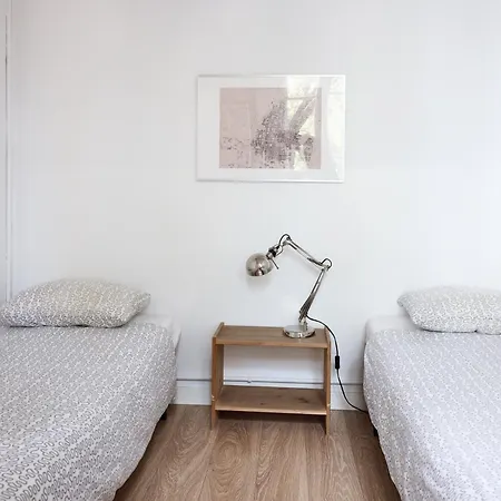 Sunny On The Square Apartment *