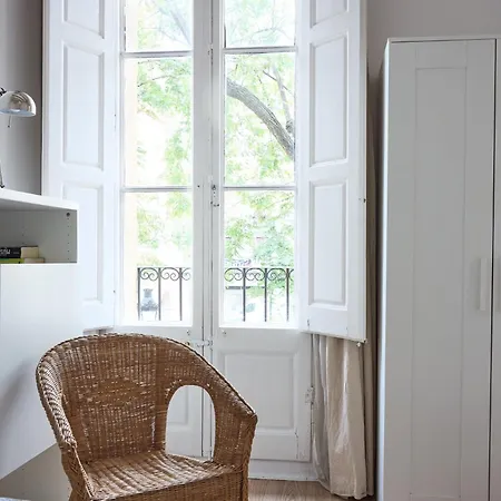 Sunny On The Square Apartment Barcelona